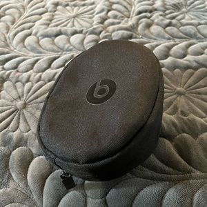 Beats by Dr Dre Black Logo Case in Perfect Shape